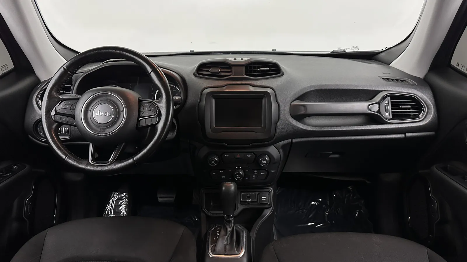 Jeep Renegade photo 32