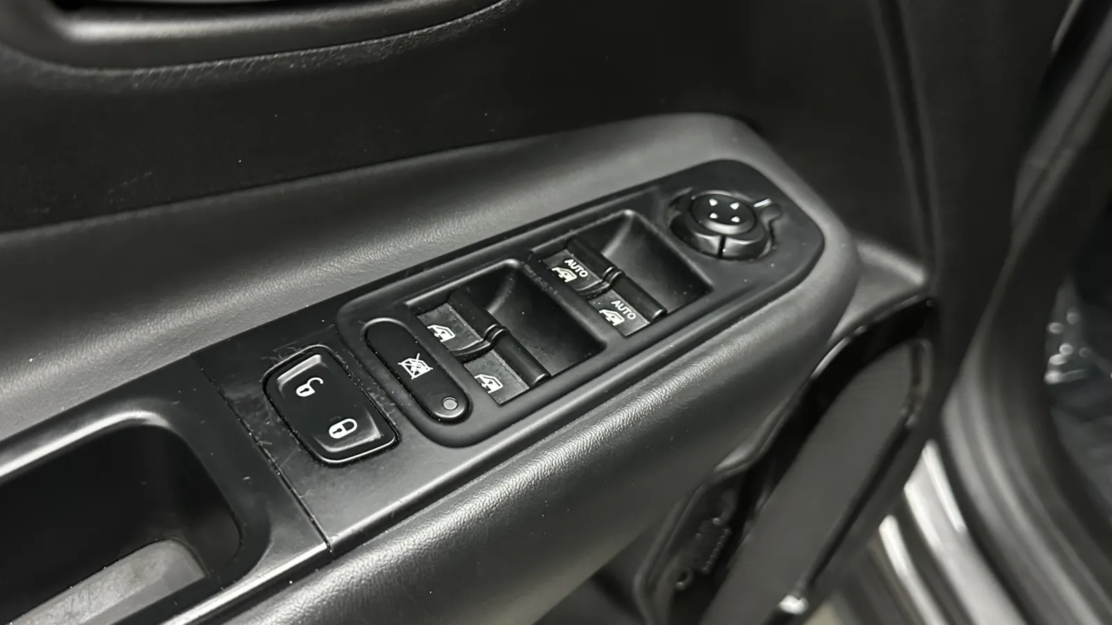 Jeep Renegade photo 12