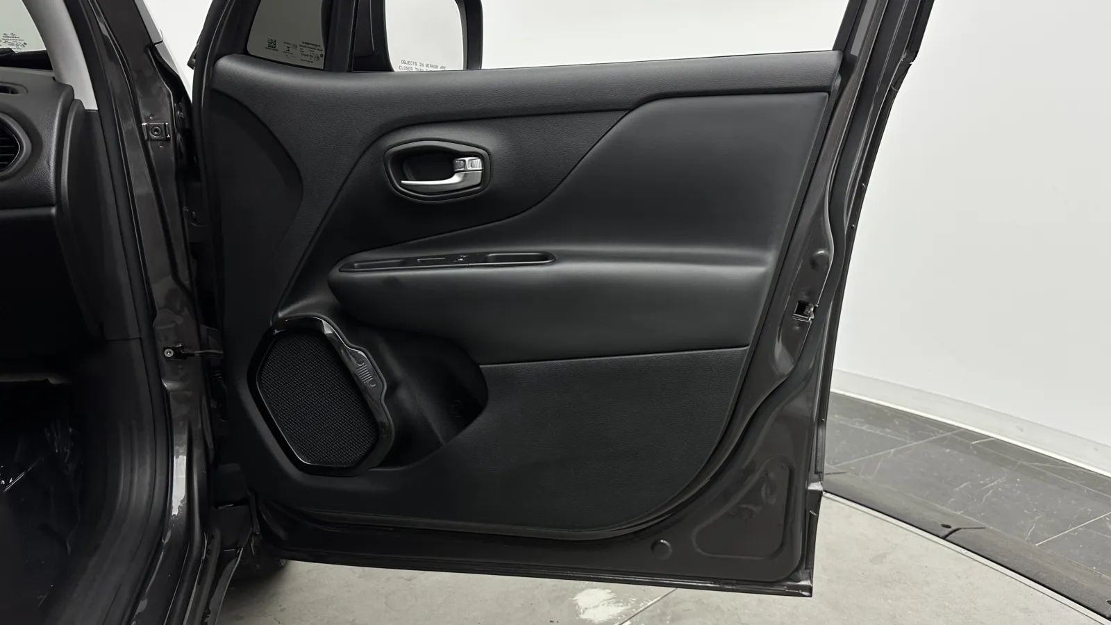 Jeep Renegade photo 34