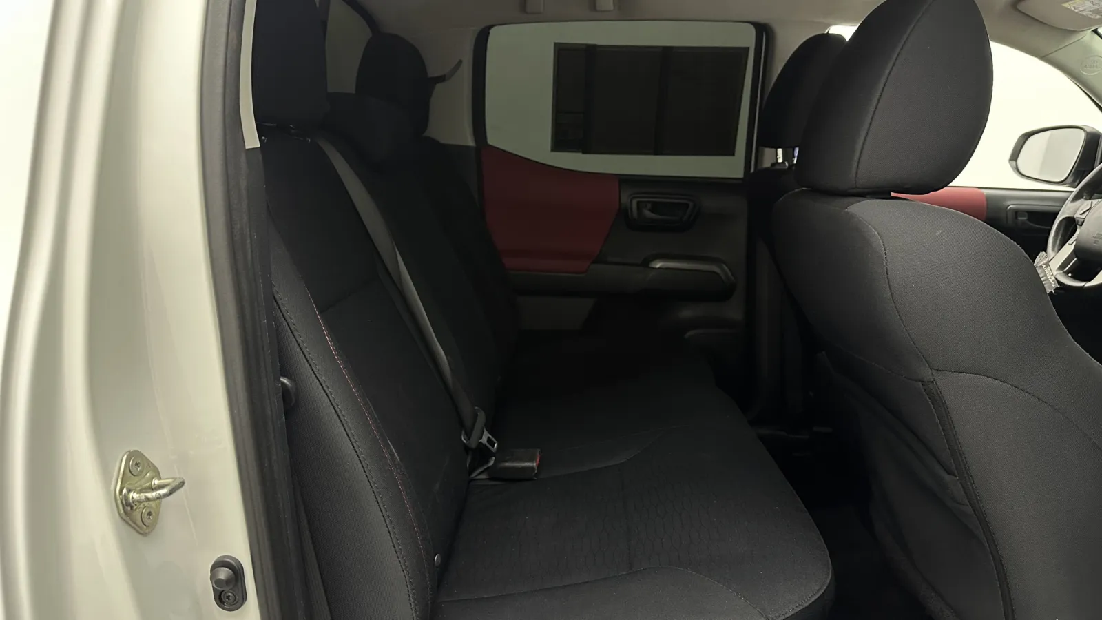 Toyota Tacoma photo 27
