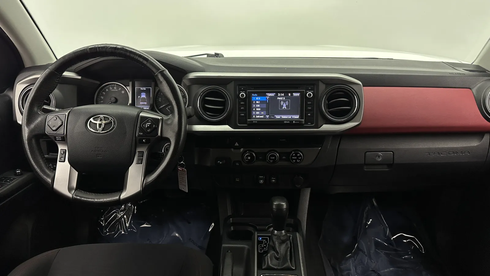 Toyota Tacoma photo 23