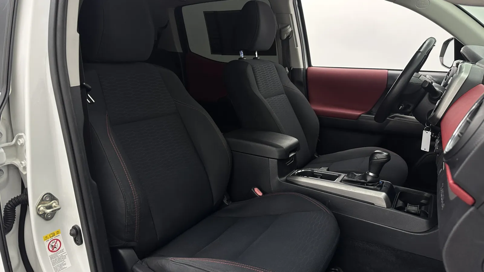 Toyota Tacoma photo 31