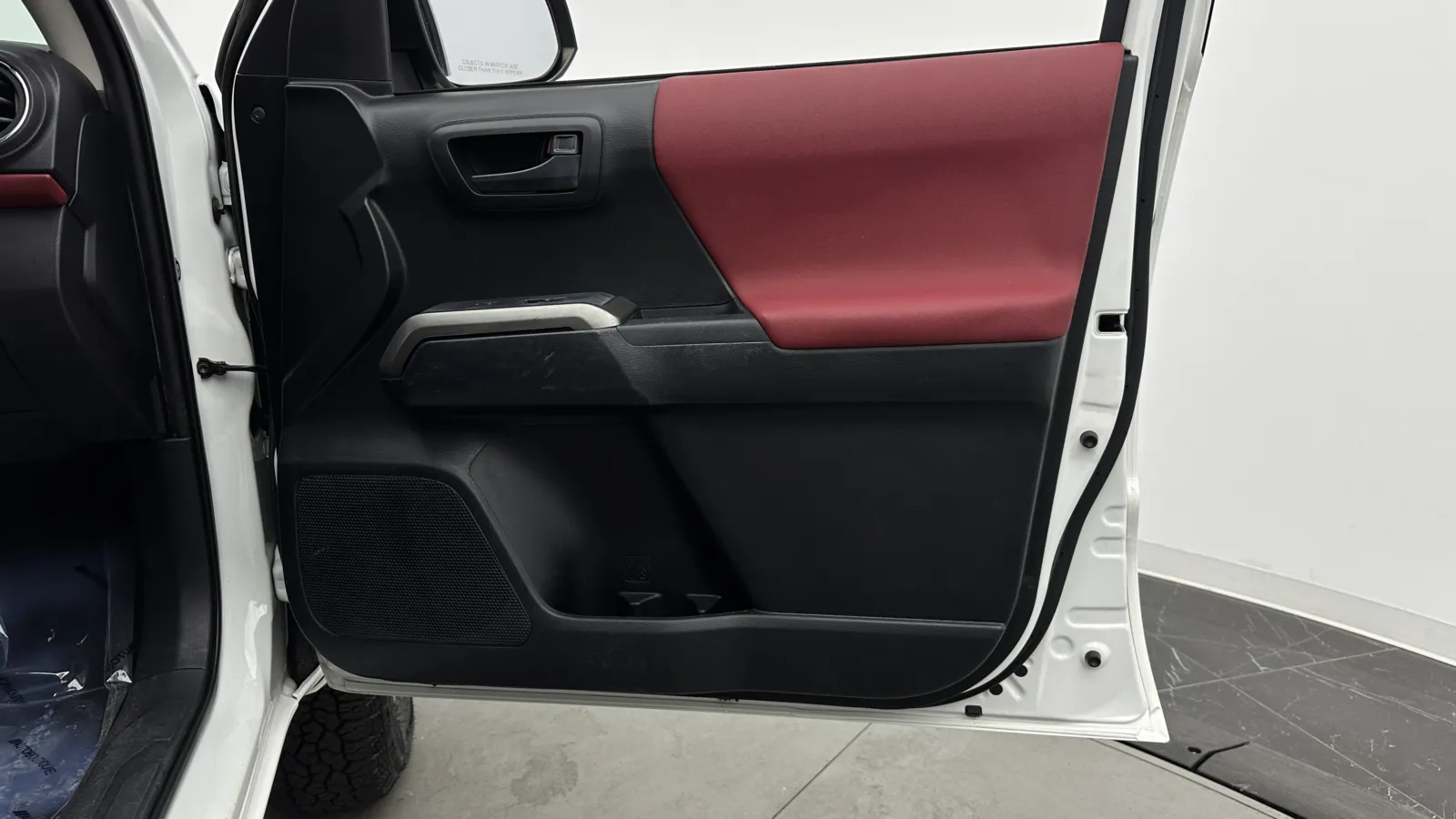 Toyota Tacoma photo 29