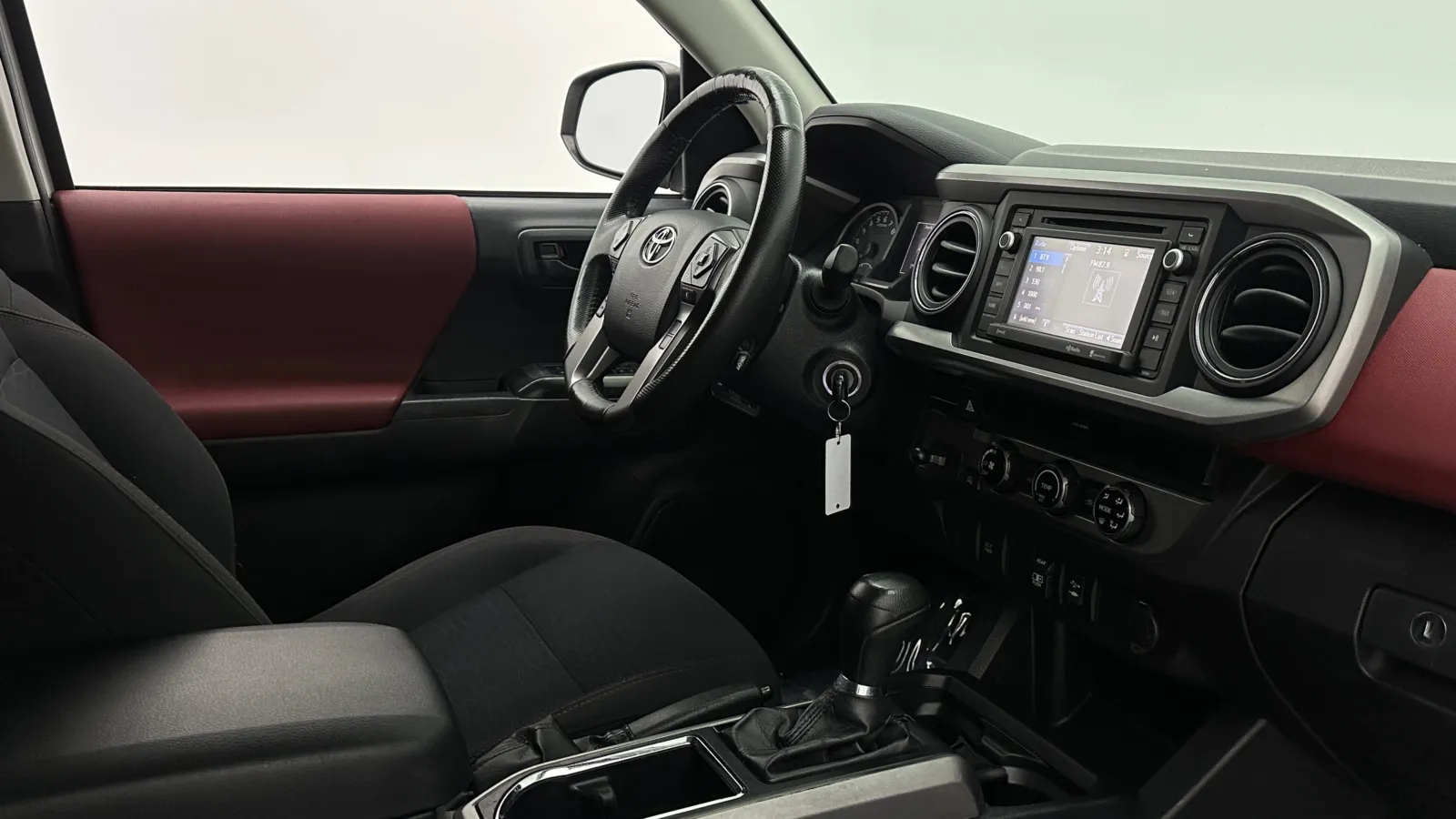 Toyota Tacoma photo 28