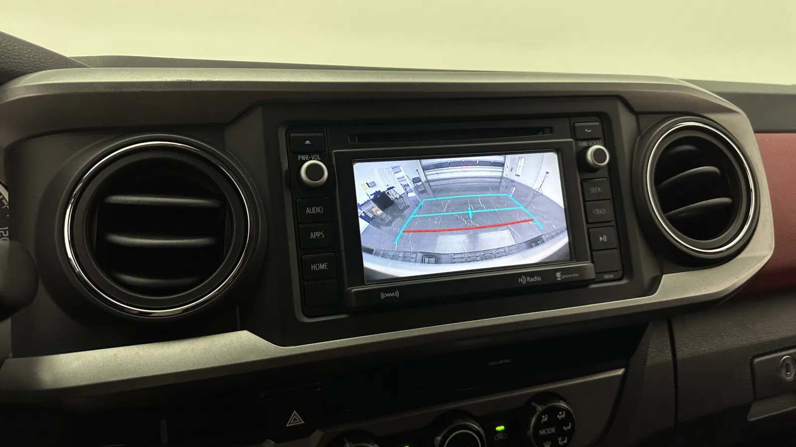 Toyota Tacoma photo 15