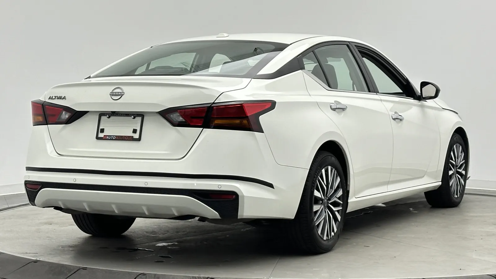 Nissan Altima photo 7