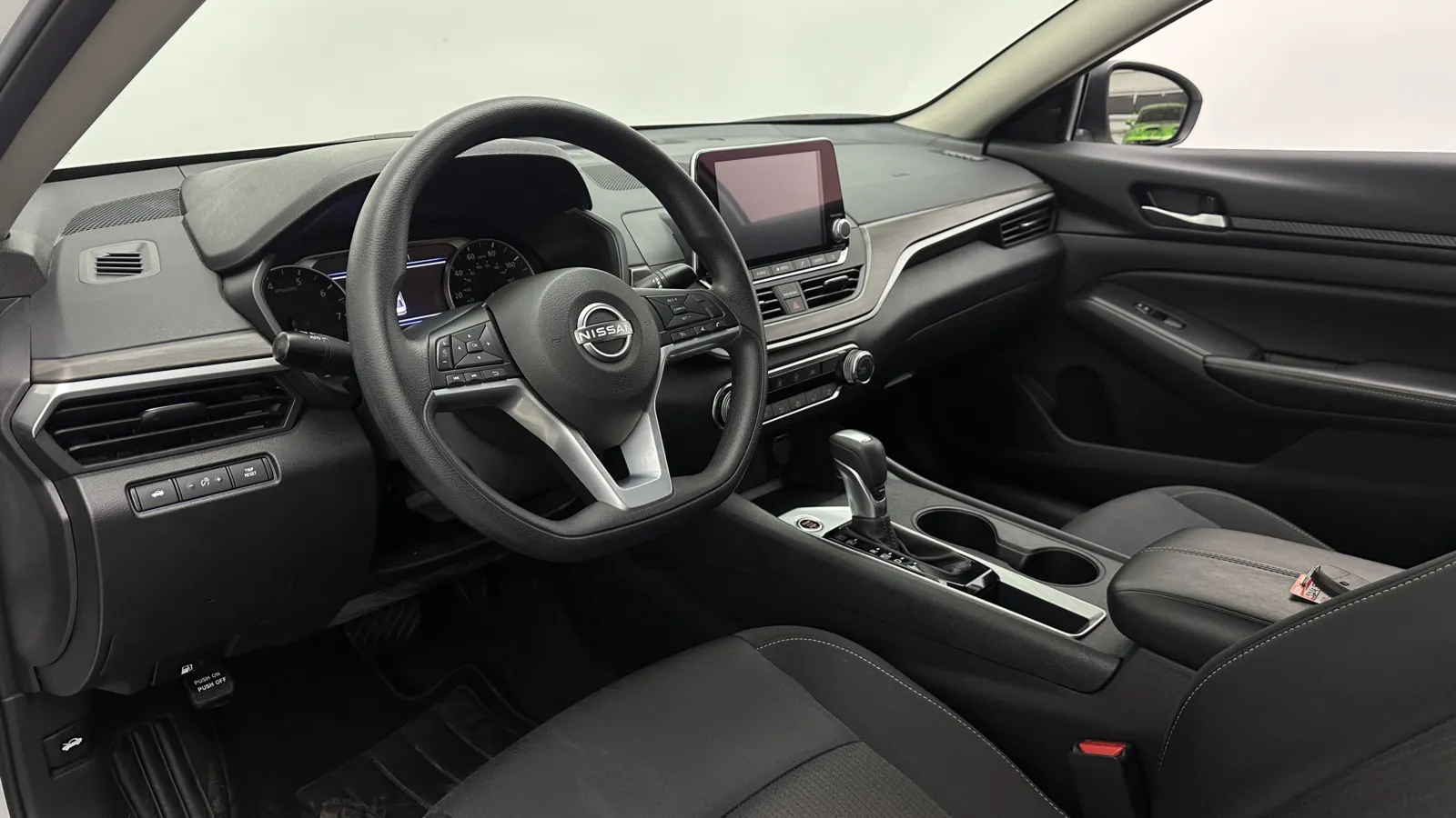 Nissan Altima photo 10