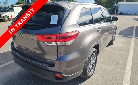 More photos of 2018 Toyota Highlander XLE at Auto Boutique Florida, FL