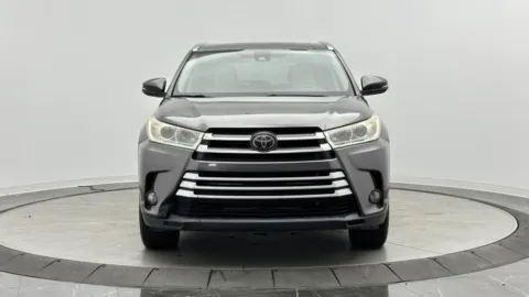 Photos of 2018 Toyota Highlander XLE for sale in Jacksonville, FL at Auto Boutique Florida
