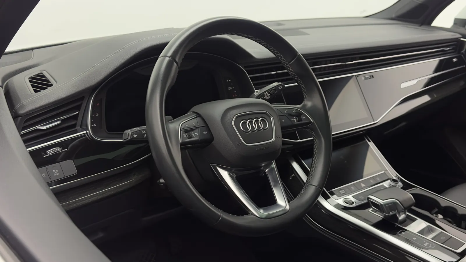 Audi Q7 photo 10