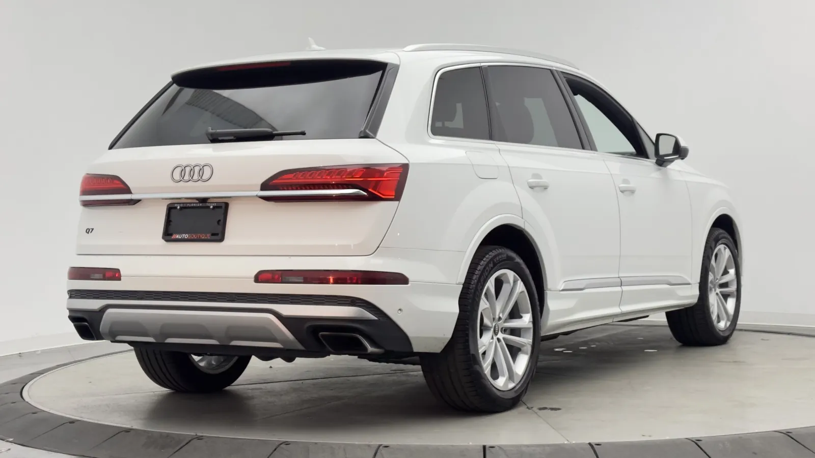 Audi Q7 photo 9