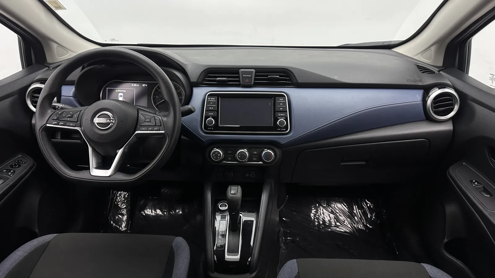 Nissan Versa photo 27