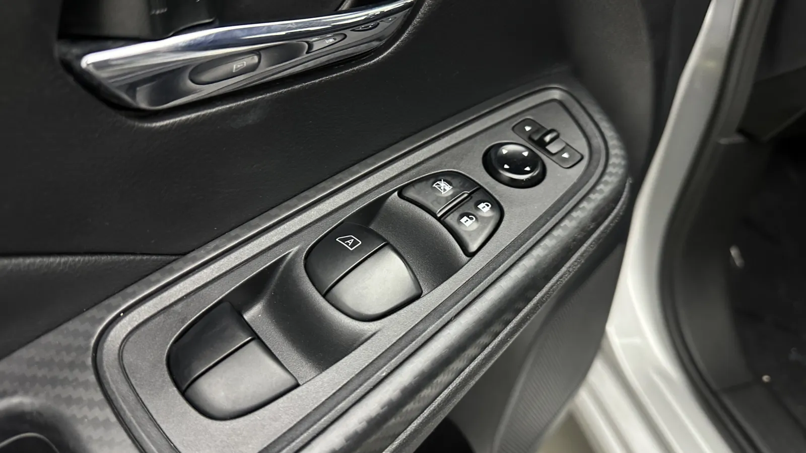 Nissan Versa photo 11