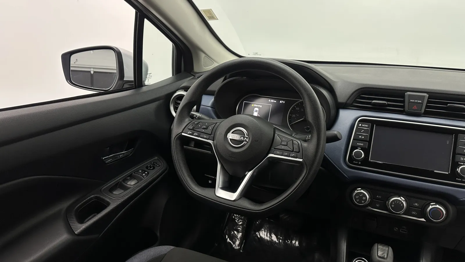 Nissan Versa photo 26