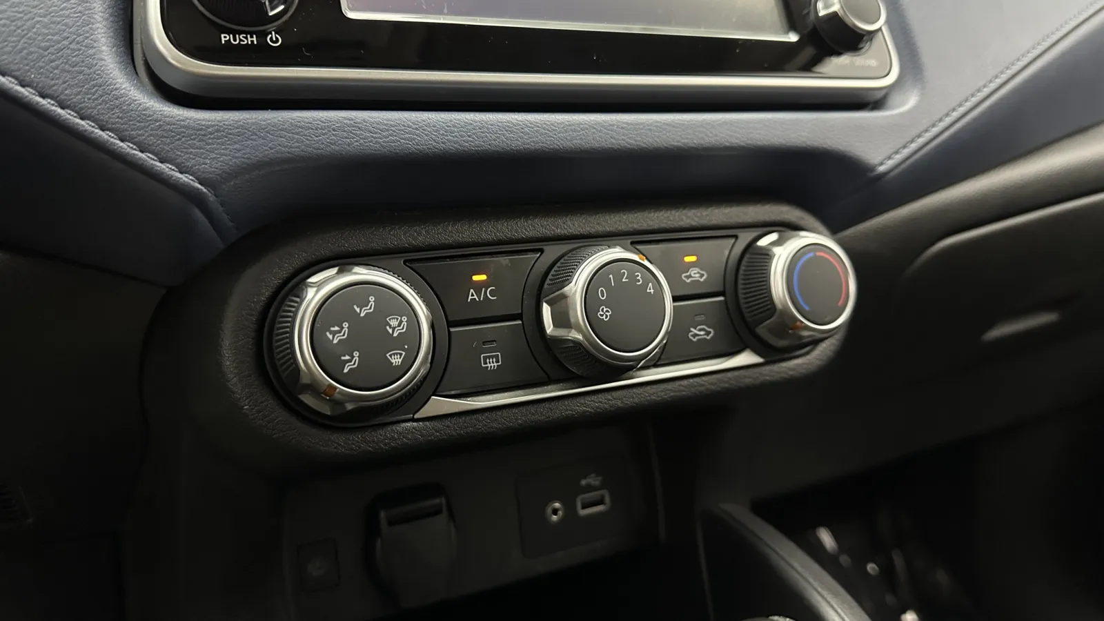 Nissan Versa photo 15