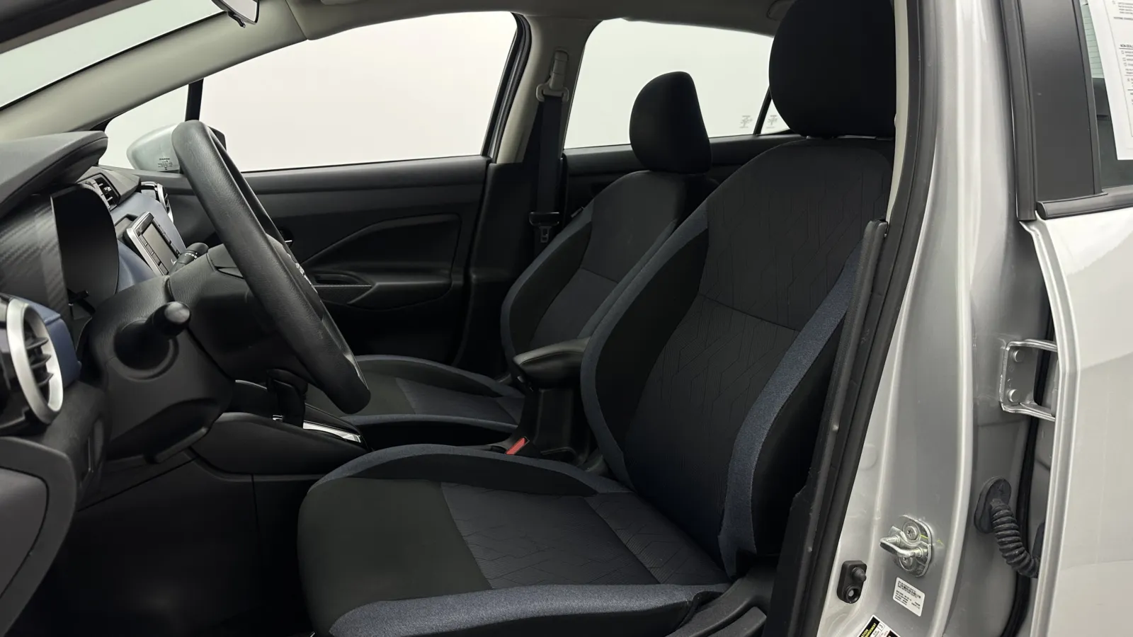 Nissan Versa photo 13
