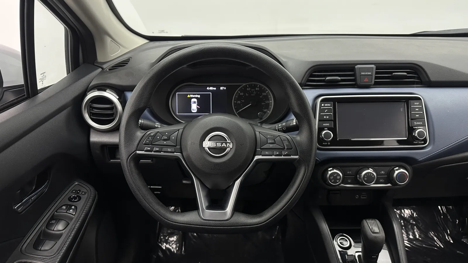 Nissan Versa photo 25