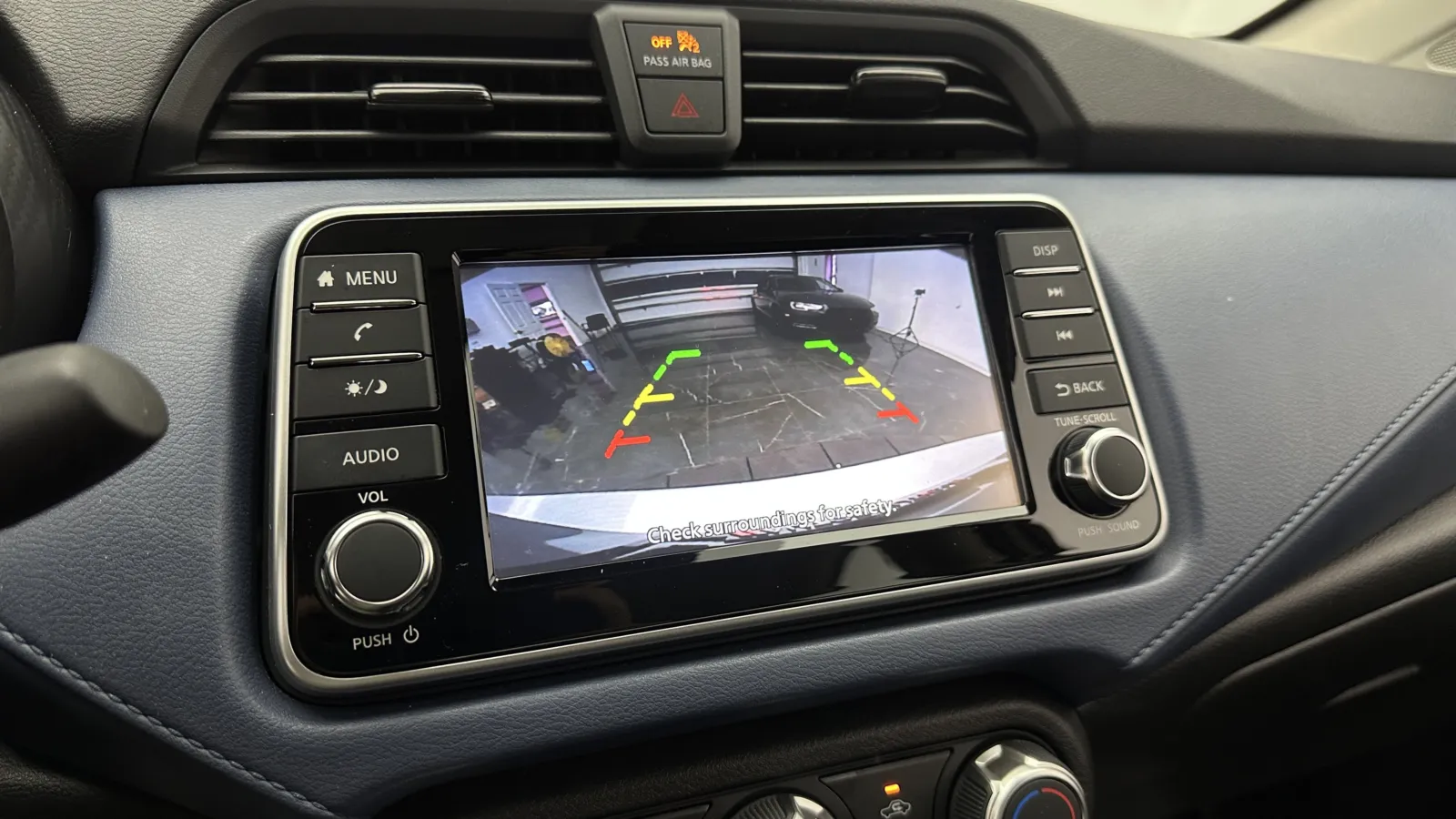 Nissan Versa photo 16