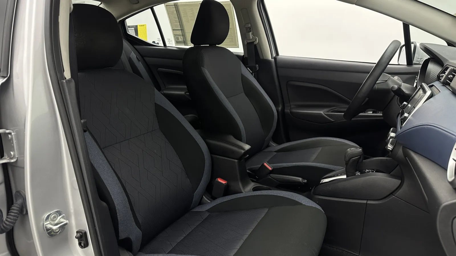 Nissan Versa photo 30
