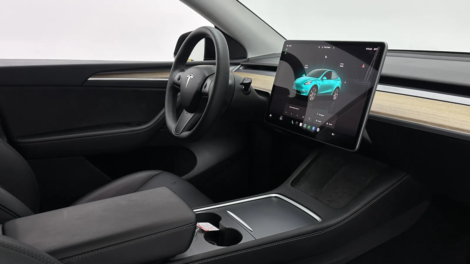 Tesla Model Y photo 35