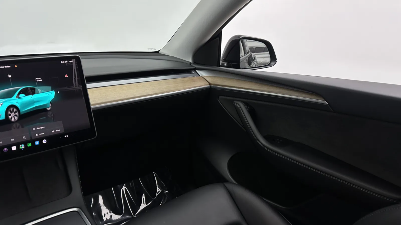 Tesla Model Y photo 29