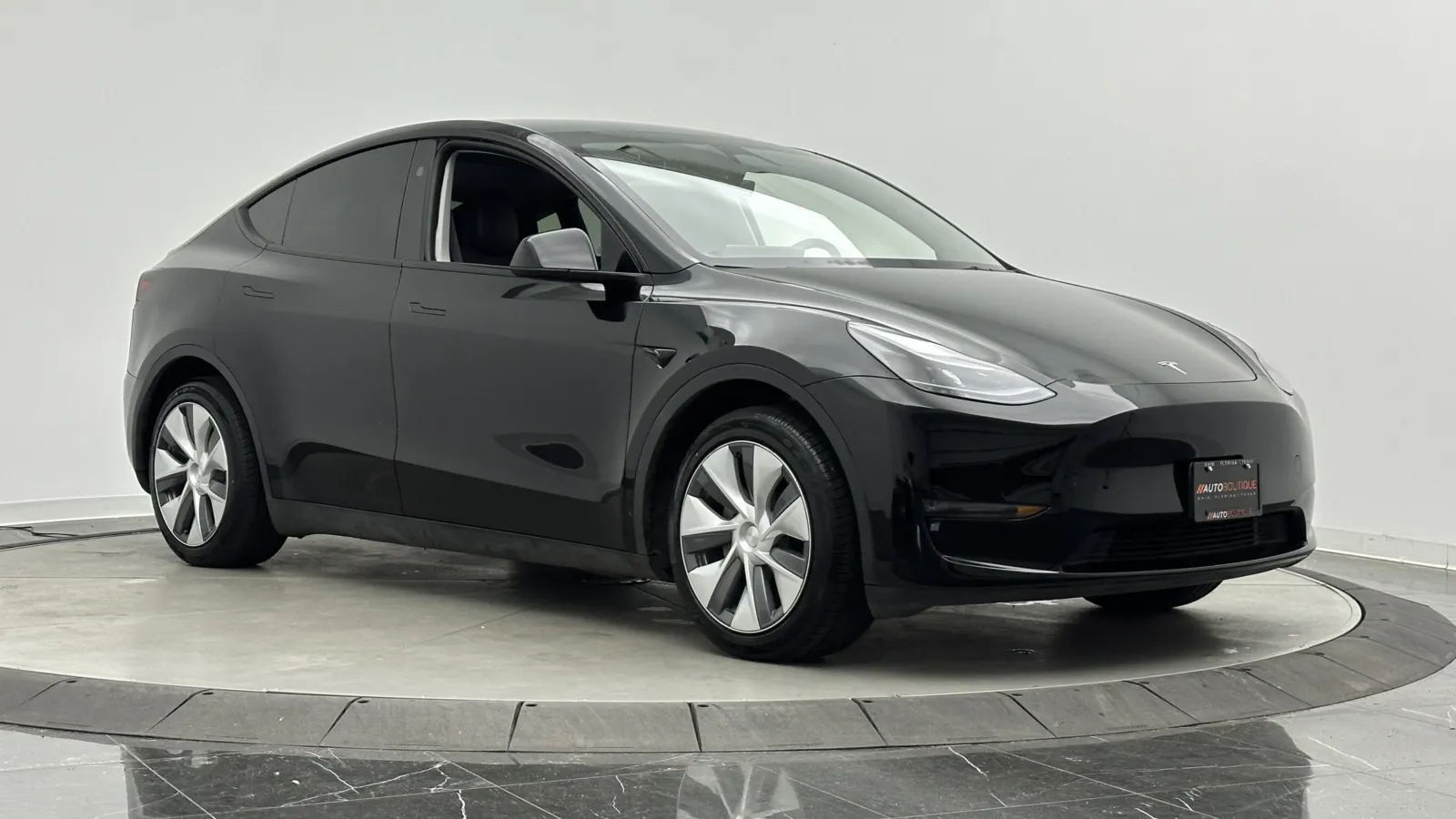 Tesla Model Y photo 3