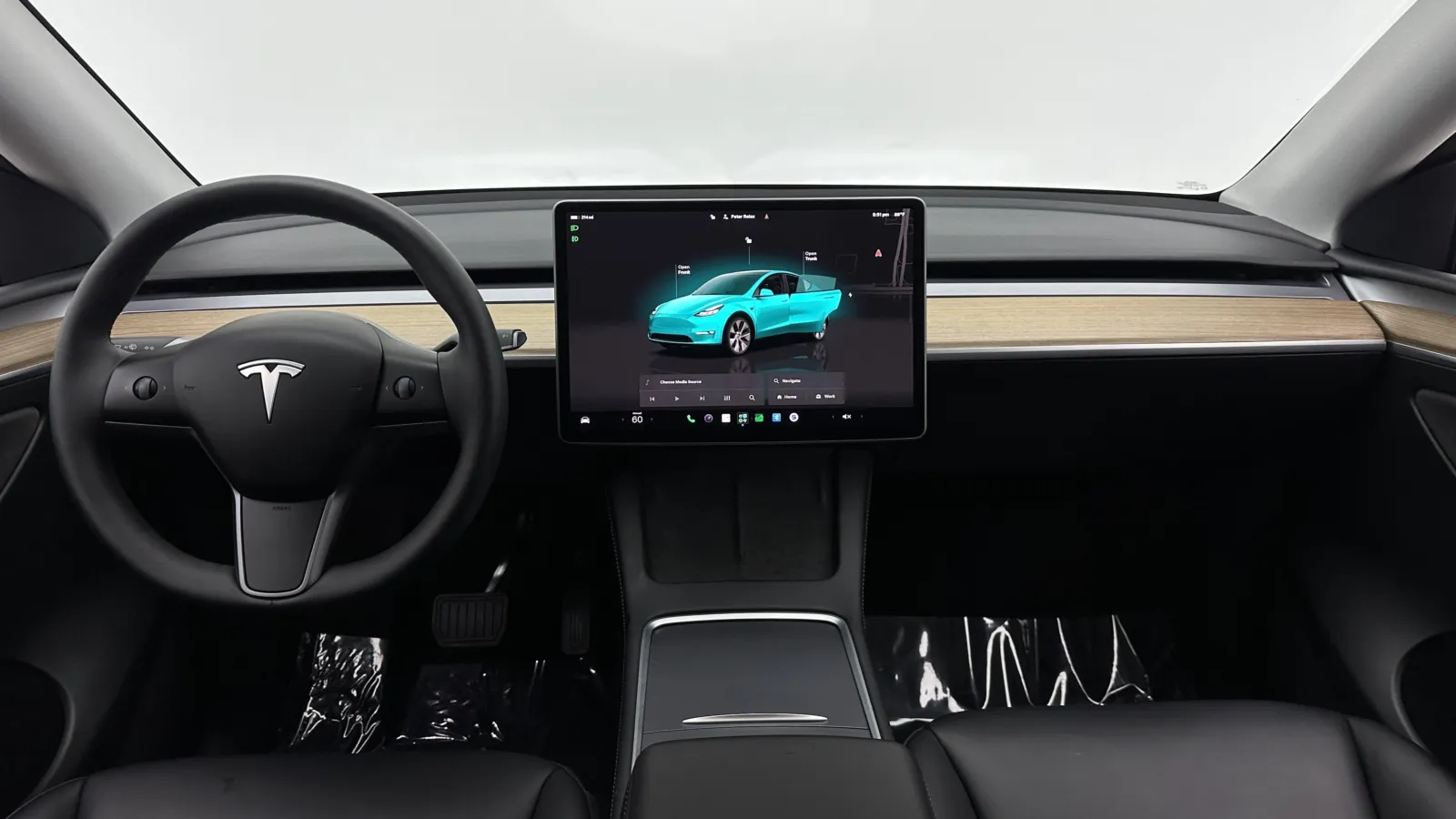 Tesla Model Y photo 28