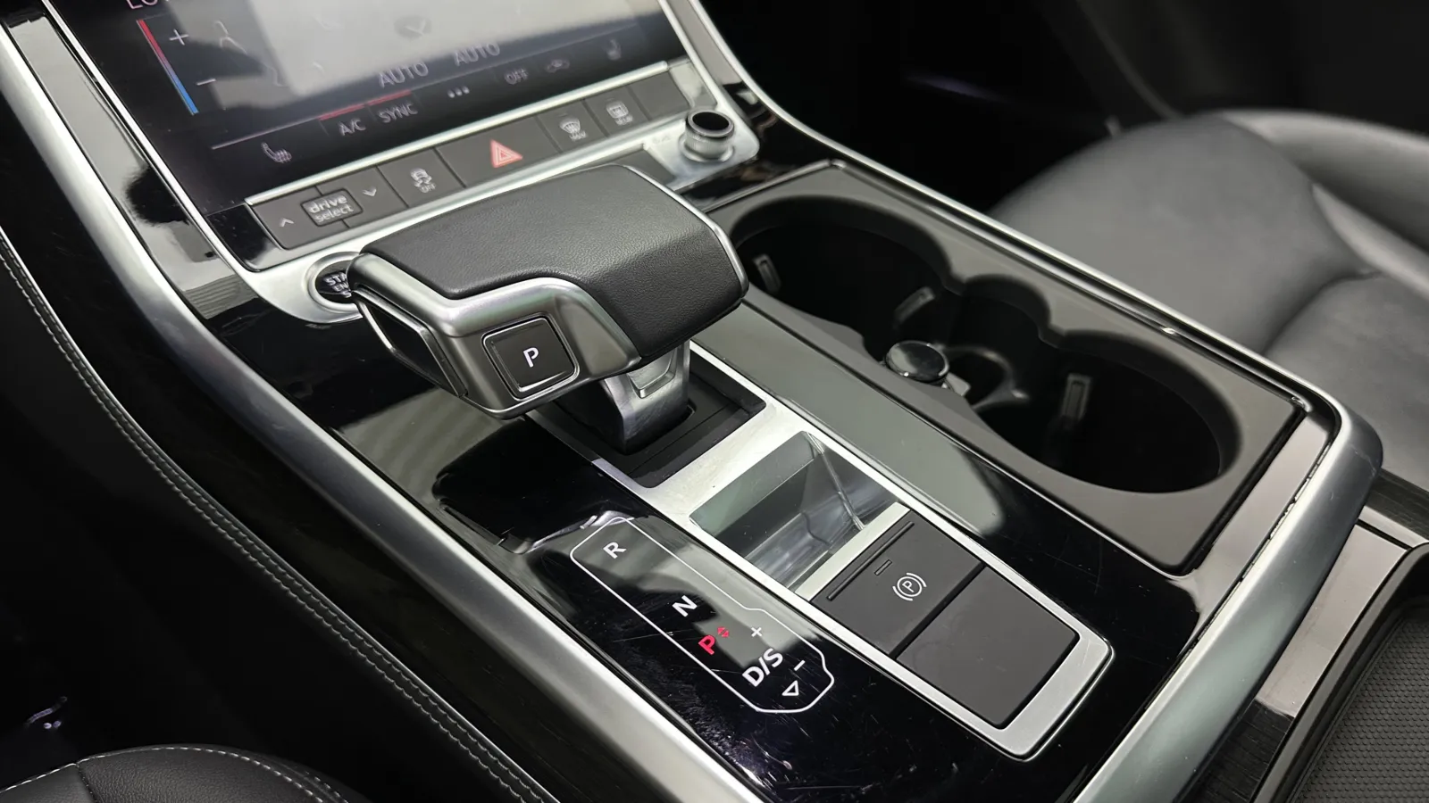 Audi Q7 photo 19