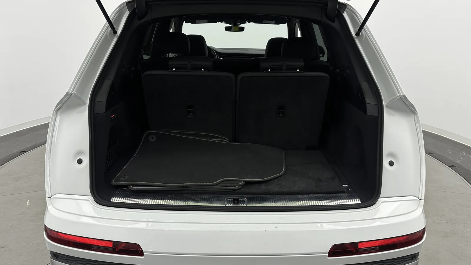 Audi Q7 photo 33