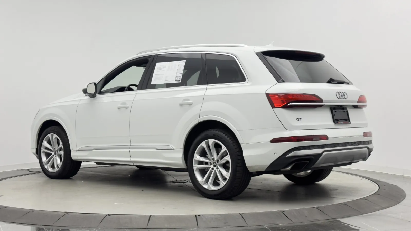Audi Q7 photo 8