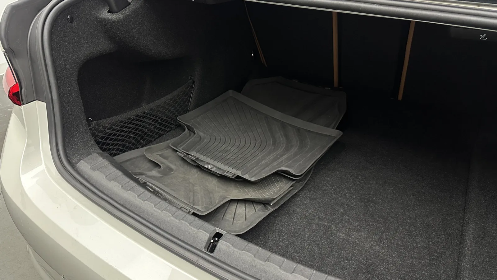 BMW 3 Series photo 30
