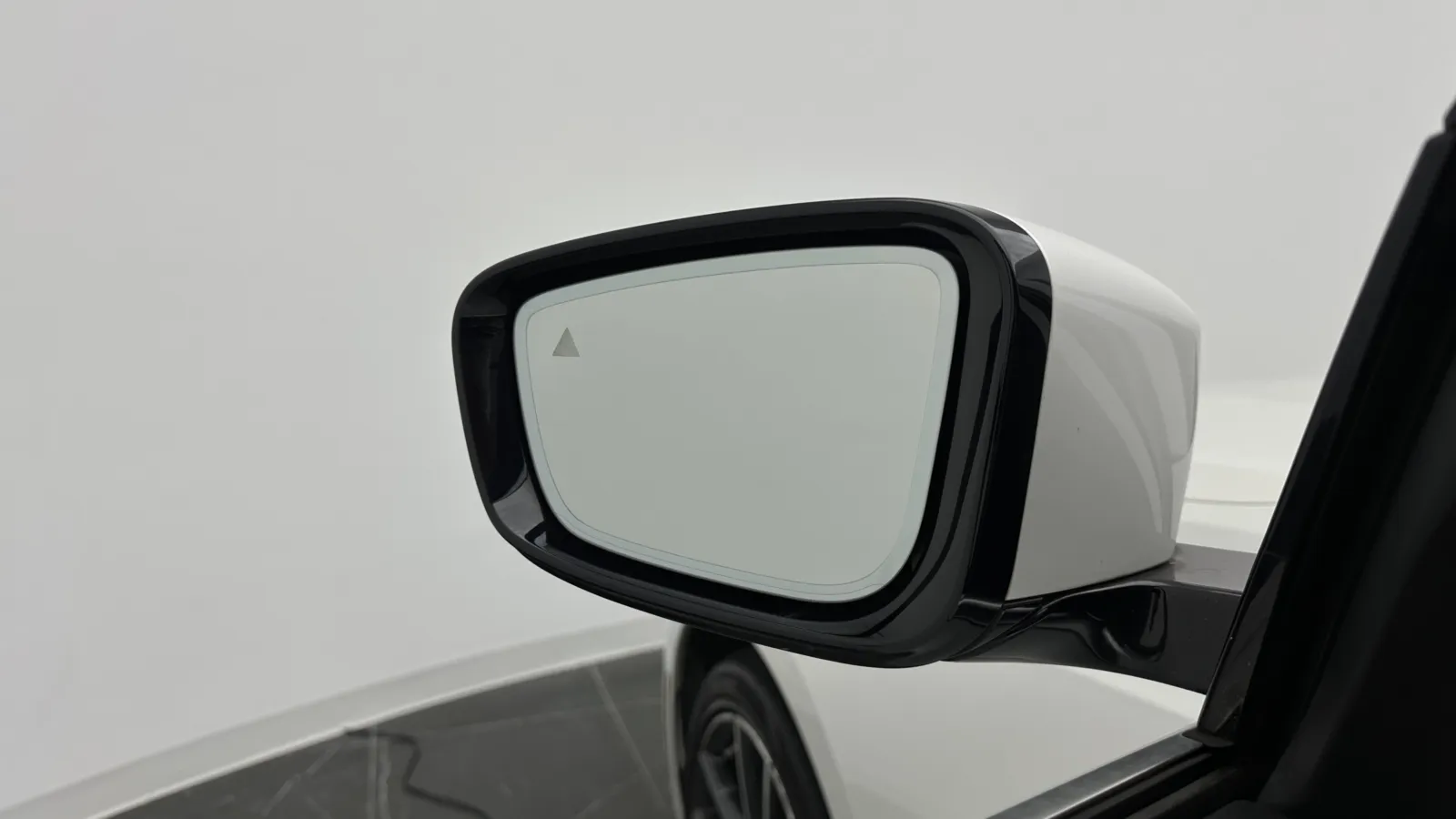 BMW 3 Series photo 14