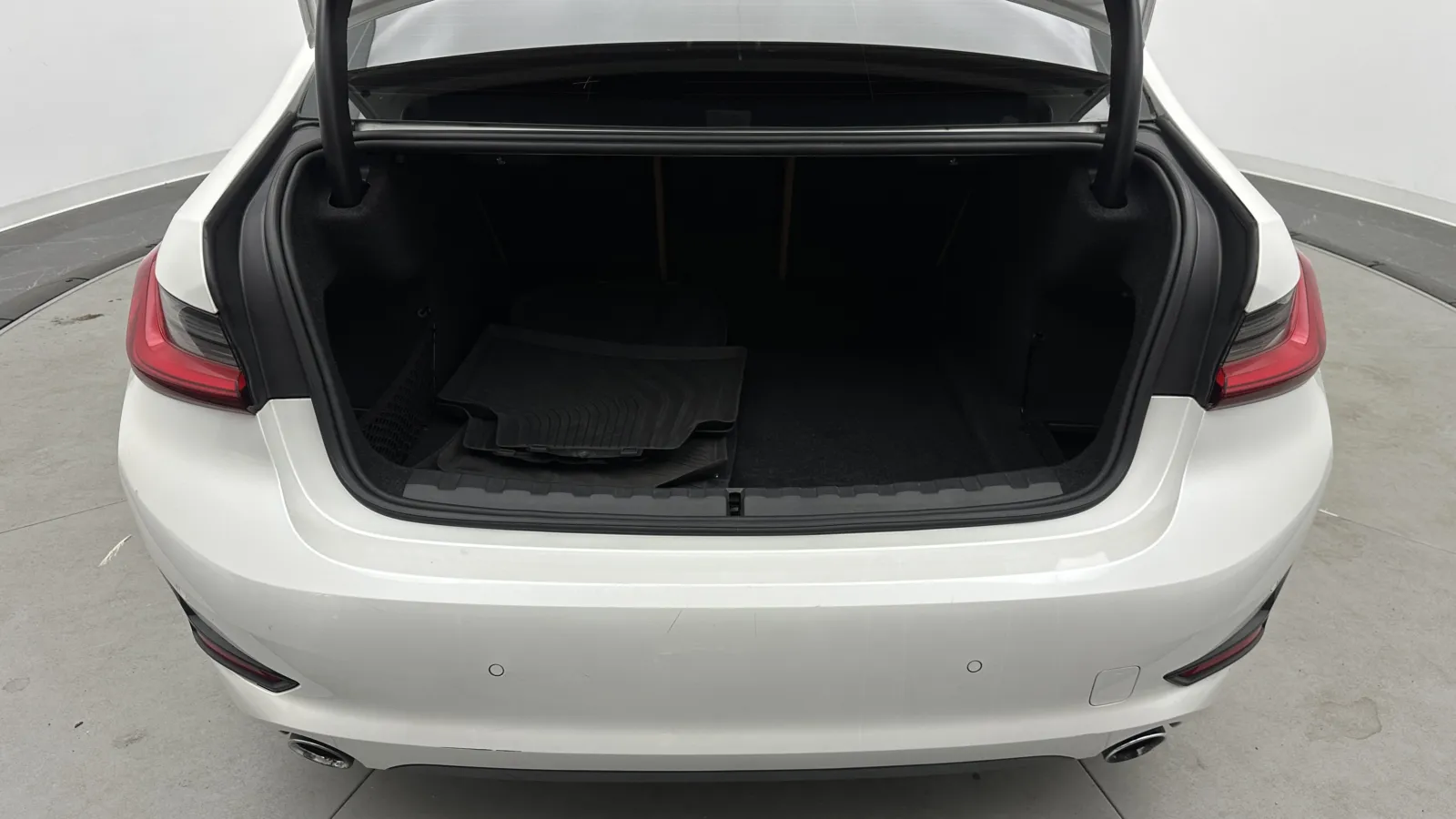 BMW 3 Series photo 29