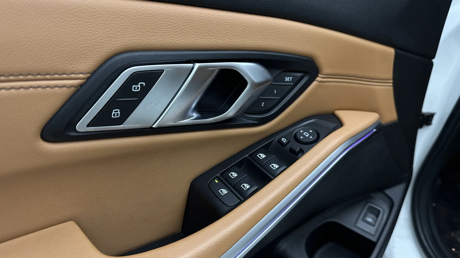 BMW 3 Series photo 13