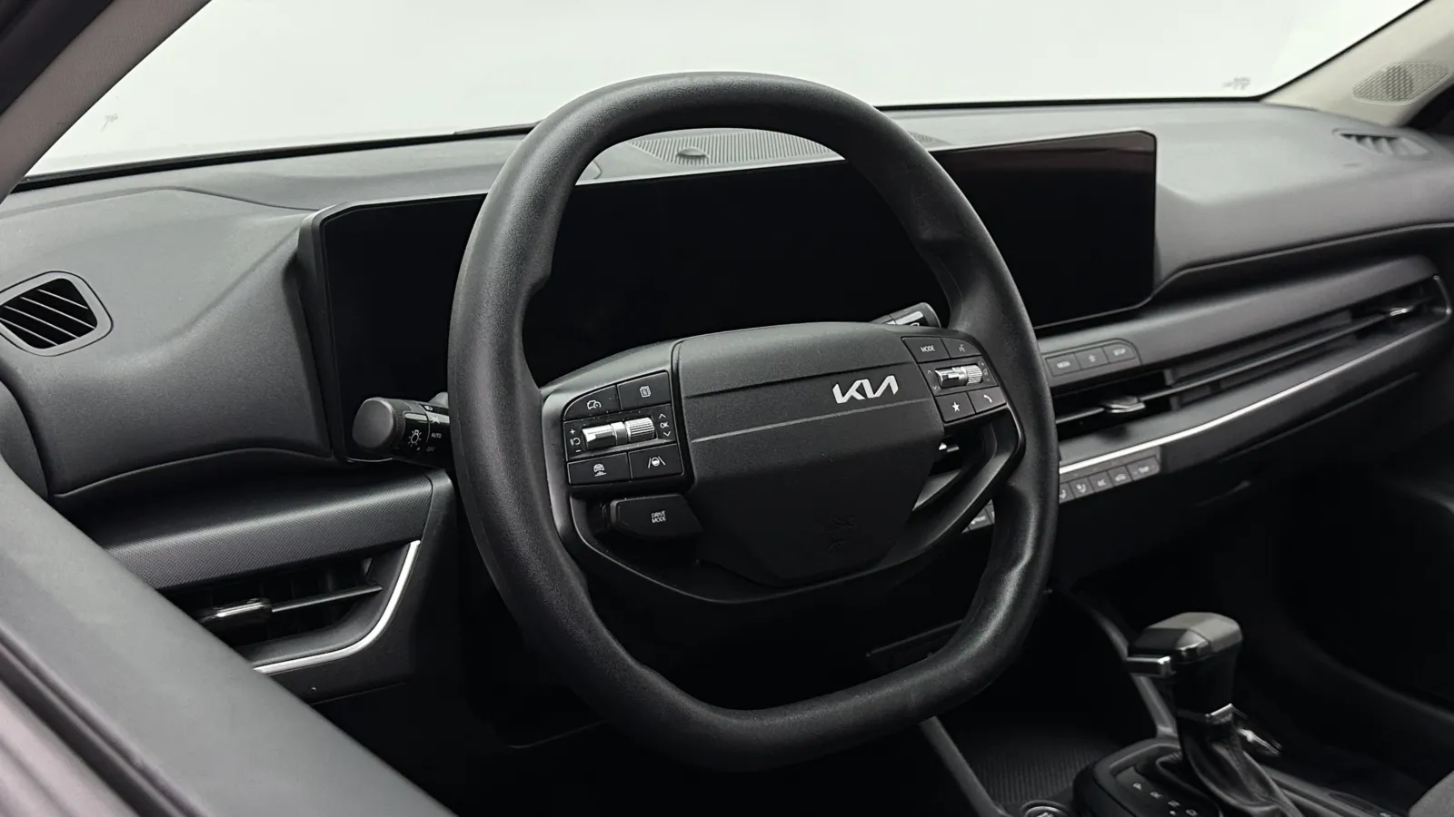 Kia K4 photo 8