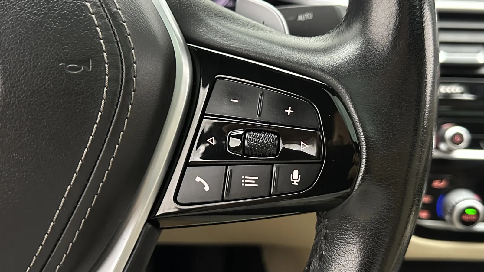 BMW 5 Series photo 25
