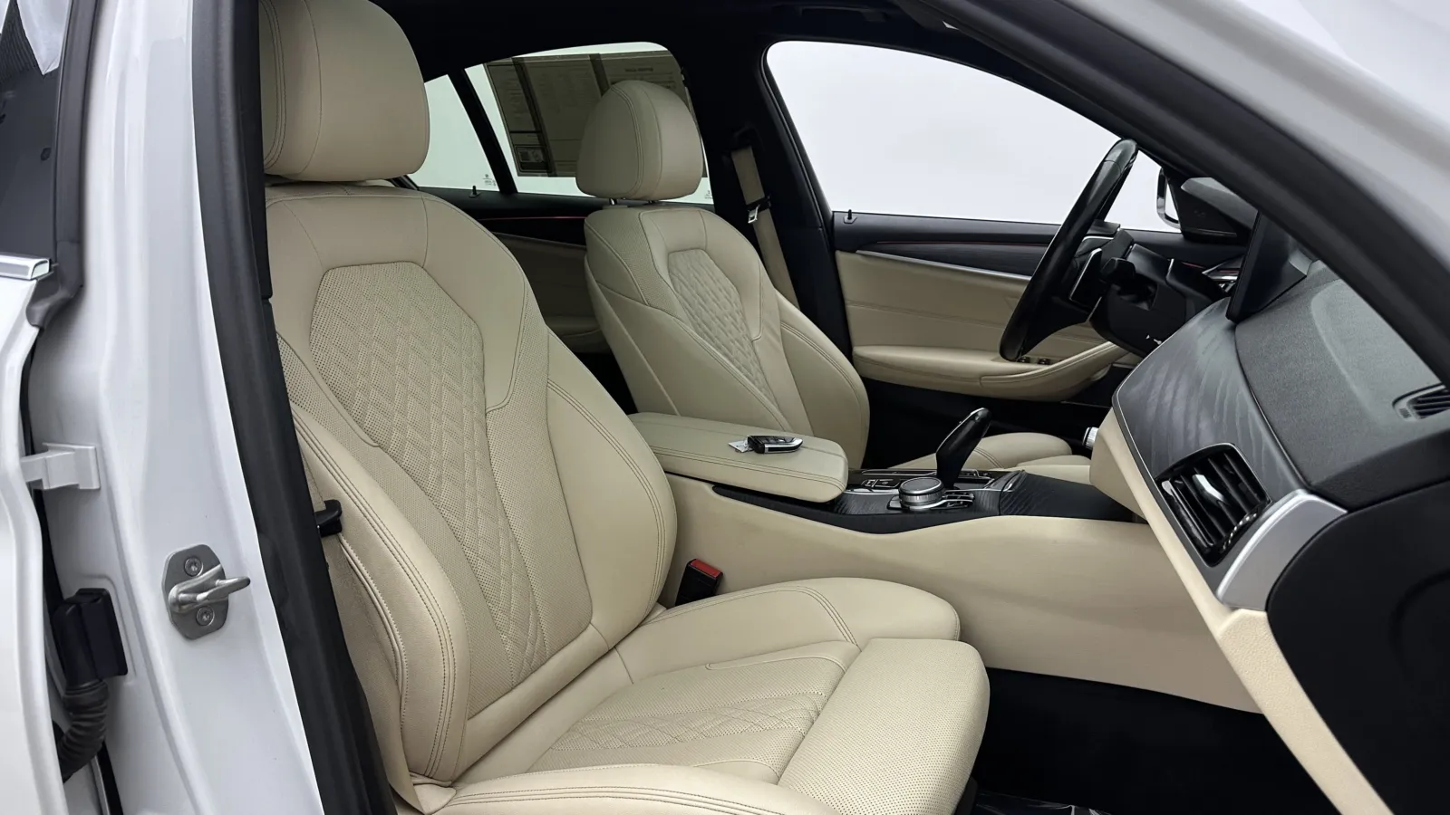 BMW 5 Series photo 40