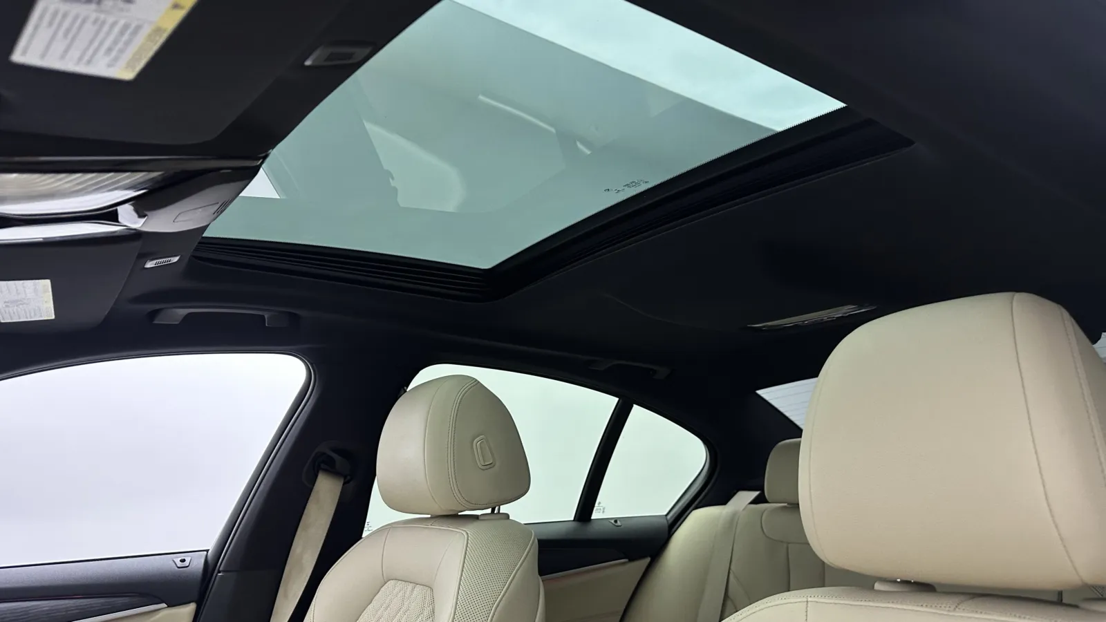 BMW 5 Series photo 5