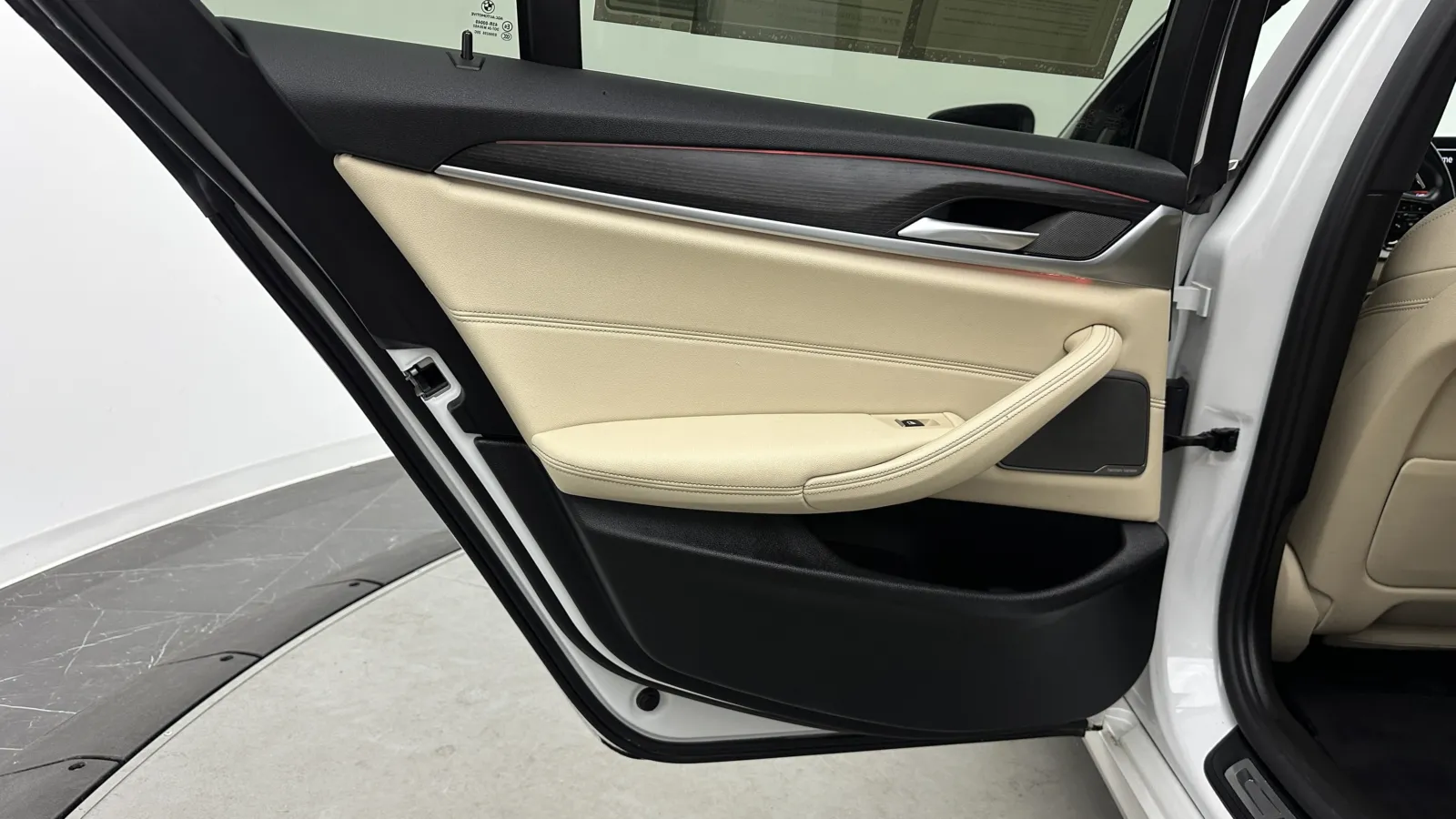 BMW 5 Series photo 28