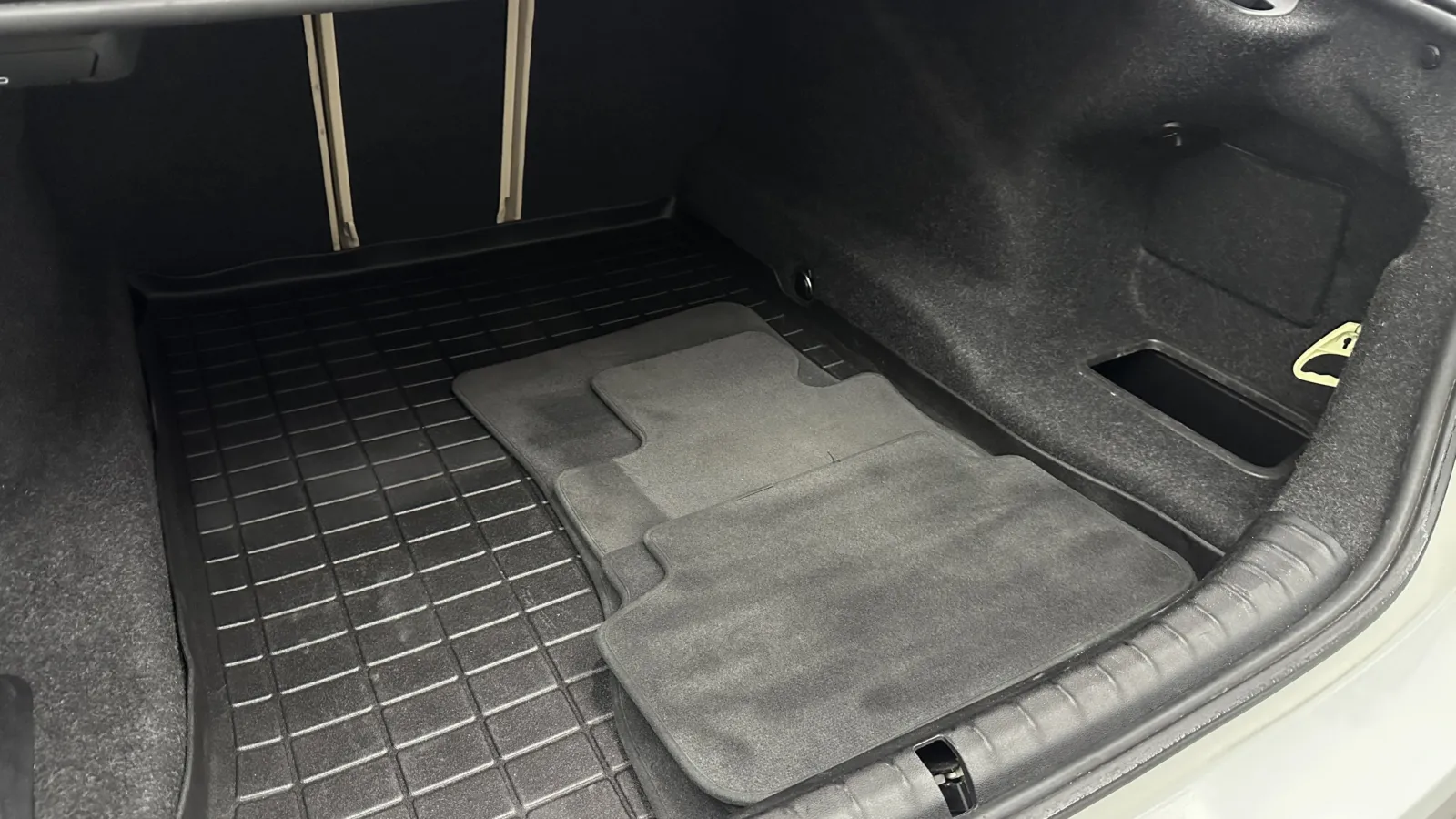 BMW 5 Series photo 30