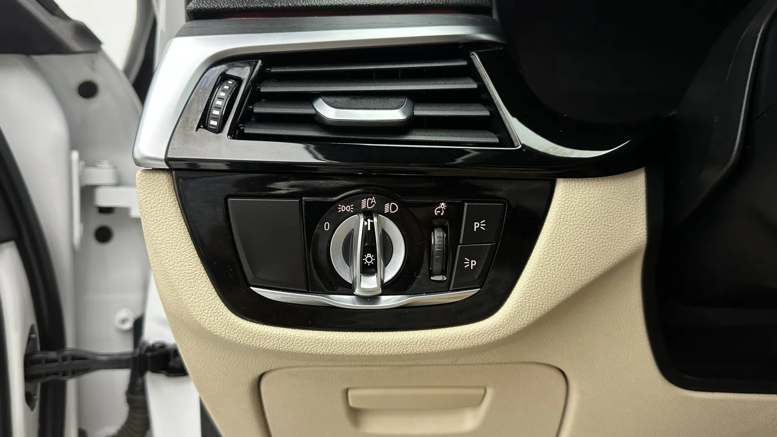 BMW 5 Series photo 18