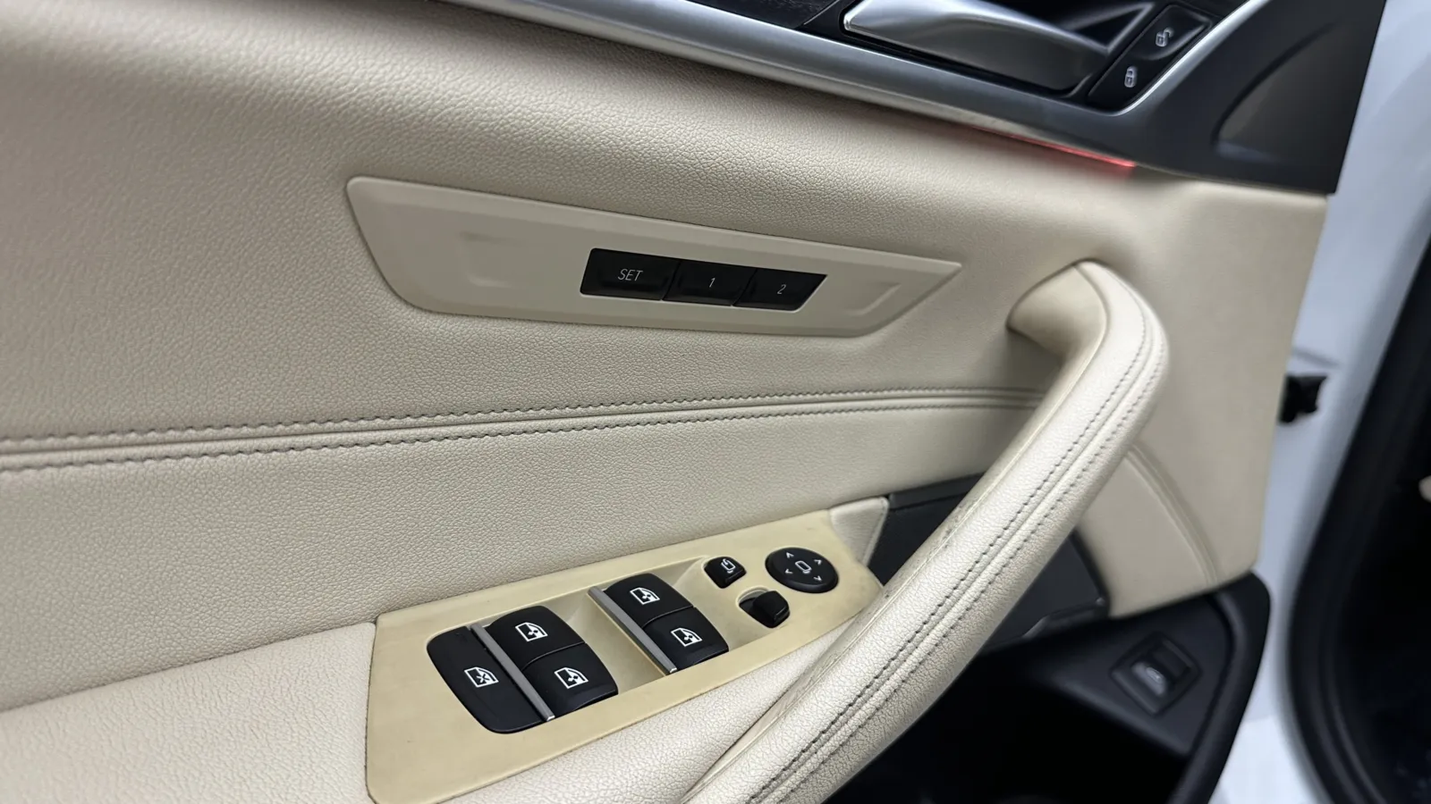 BMW 5 Series photo 13