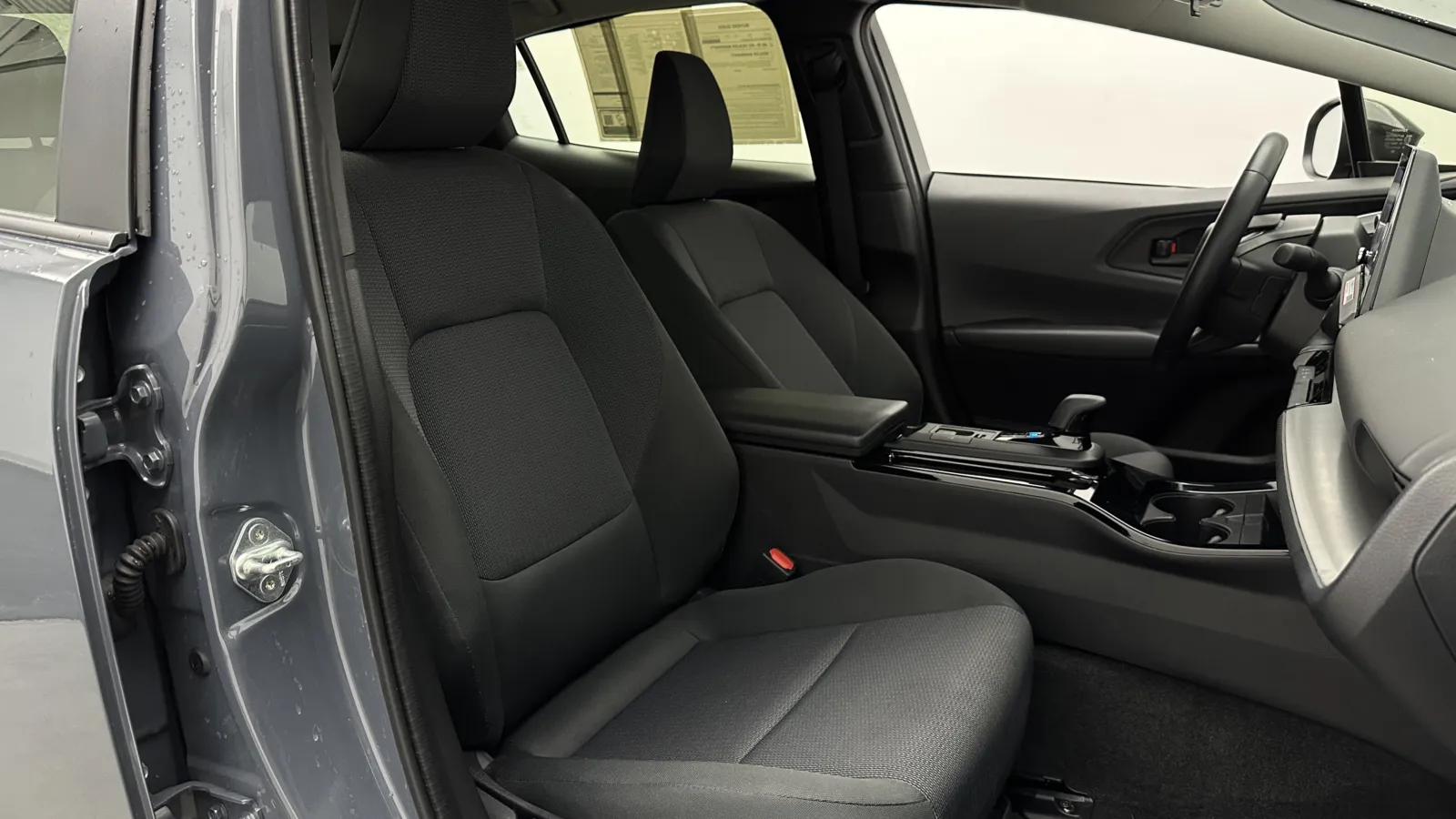 Toyota Prius photo 28