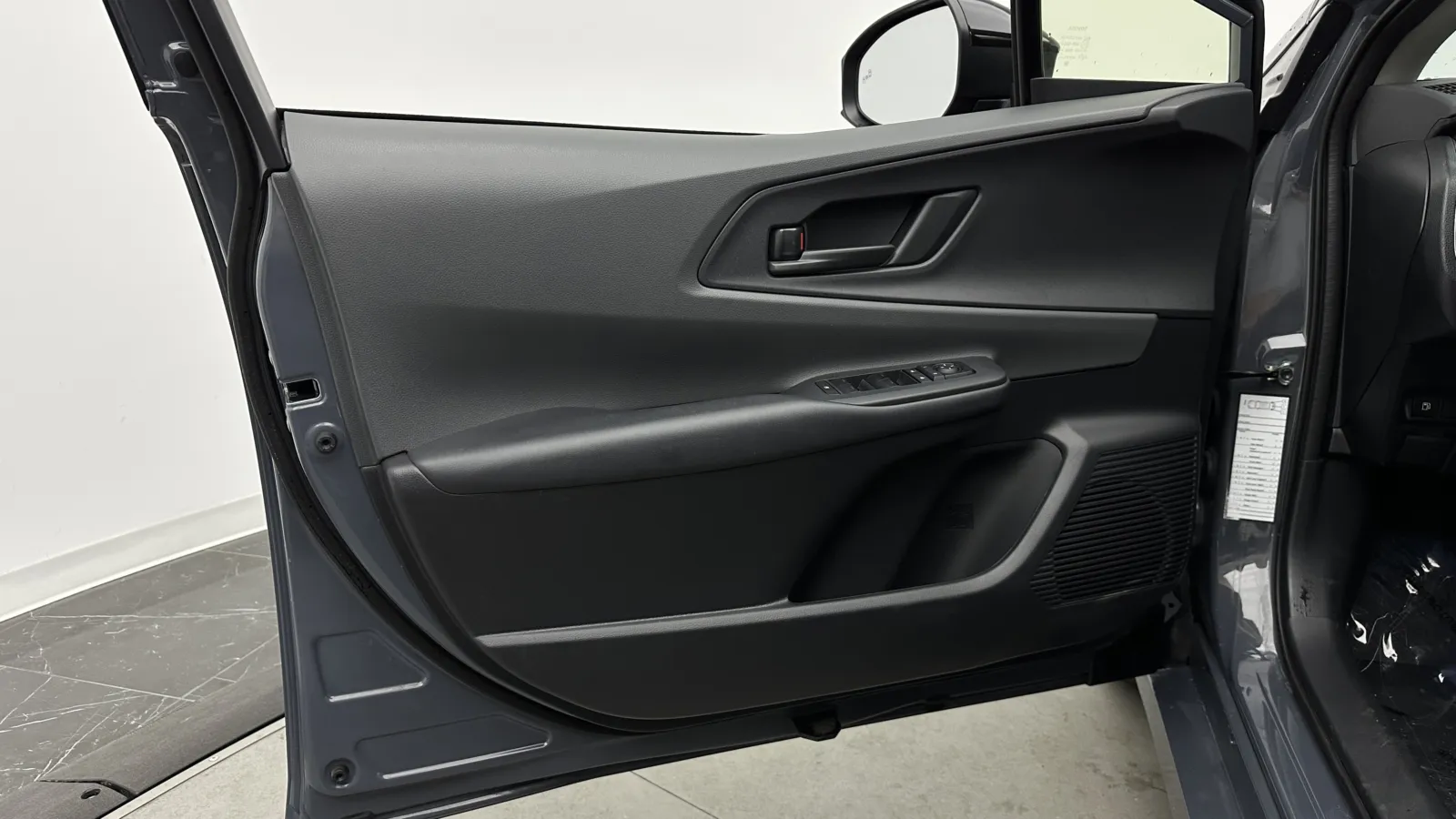 Toyota Prius photo 9