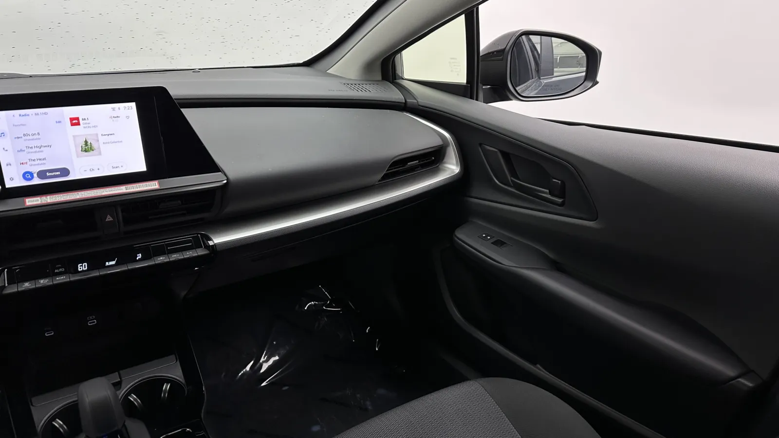 Toyota Prius photo 33