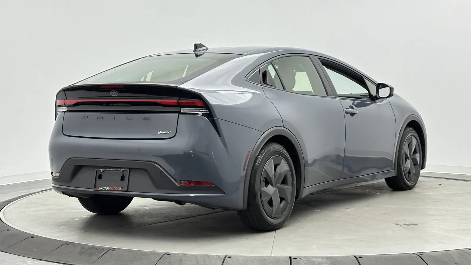 Toyota Prius photo 7