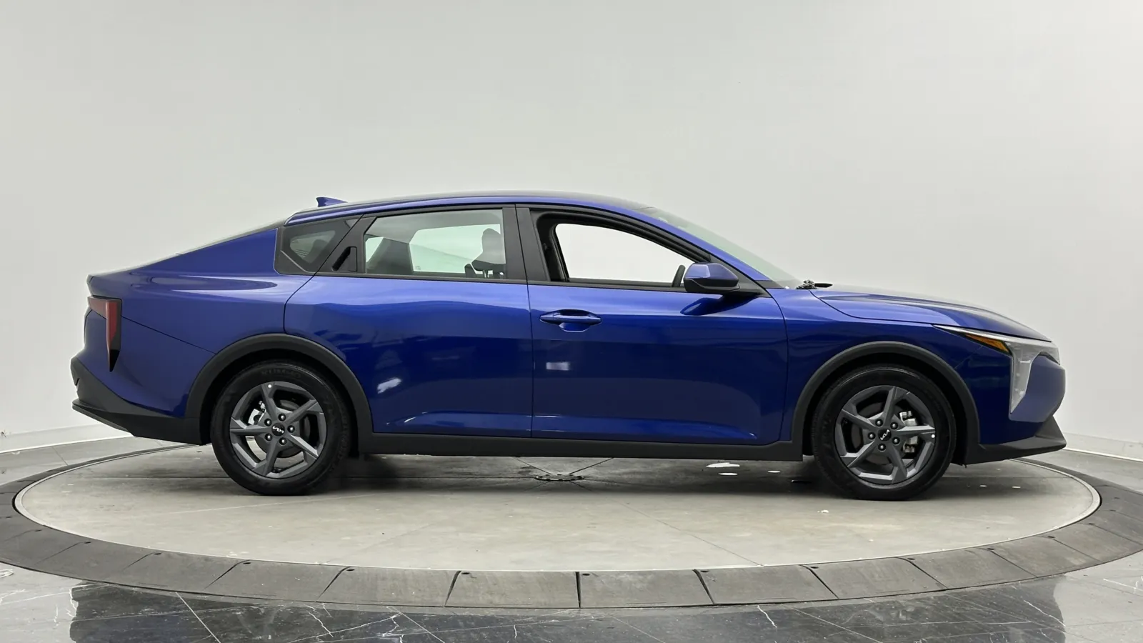 Kia K4 photo 8