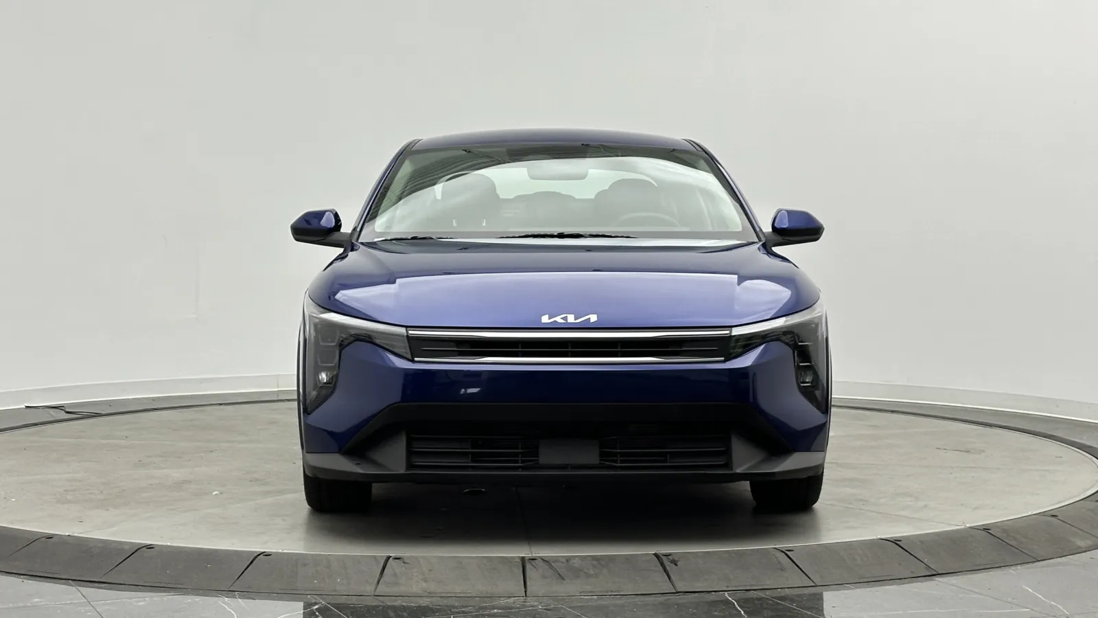 Kia K4 photo 2