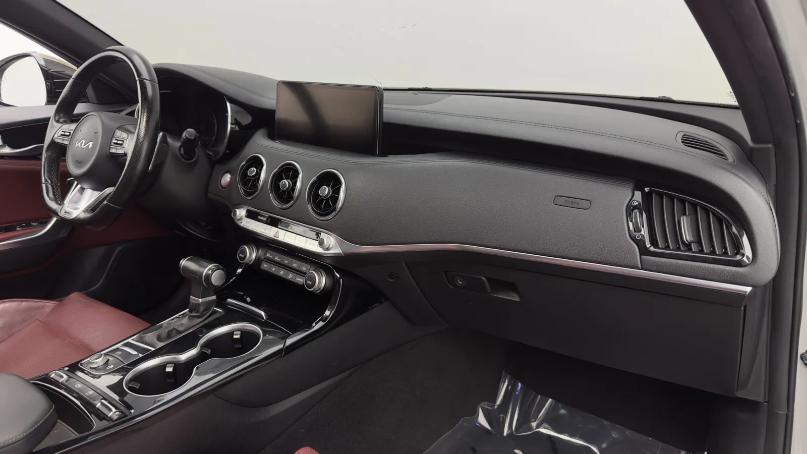 Kia Stinger photo 34