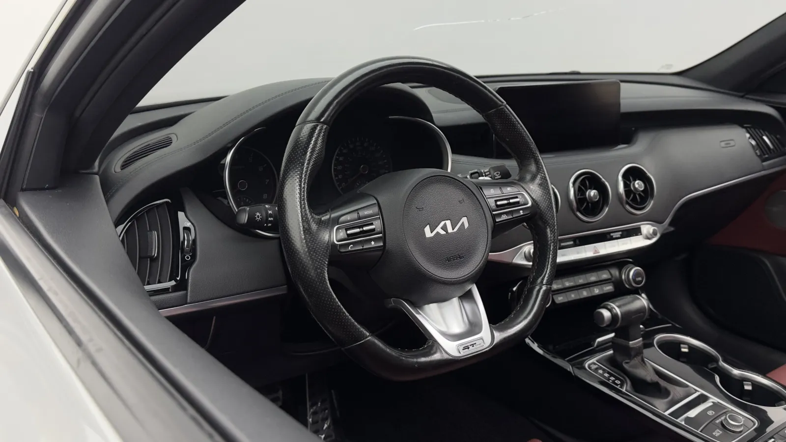 Kia Stinger photo 10